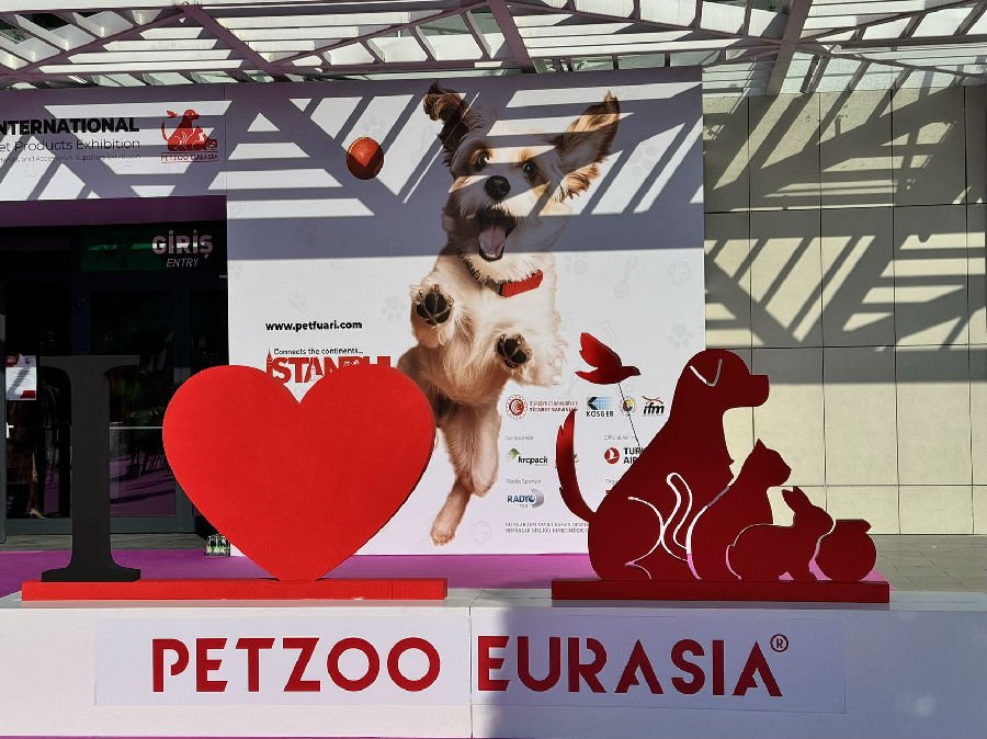 PETZOO Eurasia 2025 Istanbul Expo Center exhibition hall full of pet industry visitors and exhibitors