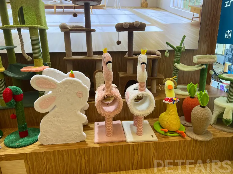 A panoramic view of Petfair Asia 2025 at the Shanghai New International Expo Centre, featuring crowded exhibition halls, international pet brands, and professional visitors.