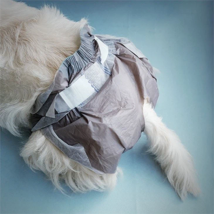 Stack of Tianjin Yiyi disposable pet pads showing durable materials and high absorption performance.